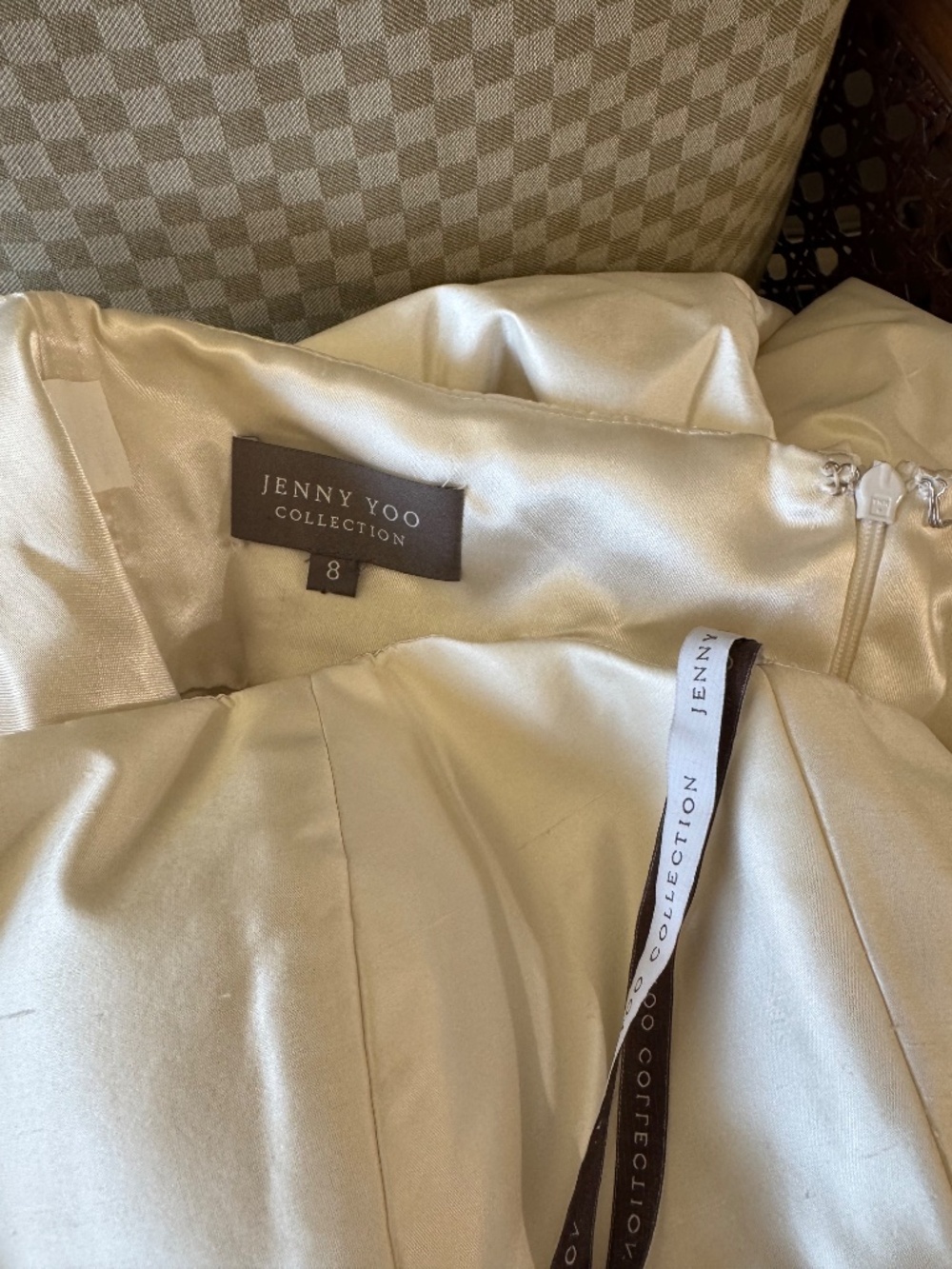 Jenny Yoo wedding dress. Size 8 - Picture 4 of 9